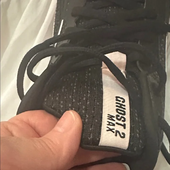 Brooks Women's Black and Light Pink Sneakers Ghost 2 Max size 9 - Picture 4 of 8